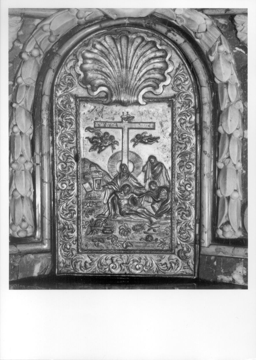 compianto sul Cristo morto (sportello di tabernacolo, elemento d'insieme) di Groppa Giovanni Battista (secondo quarto sec. XVIII)
