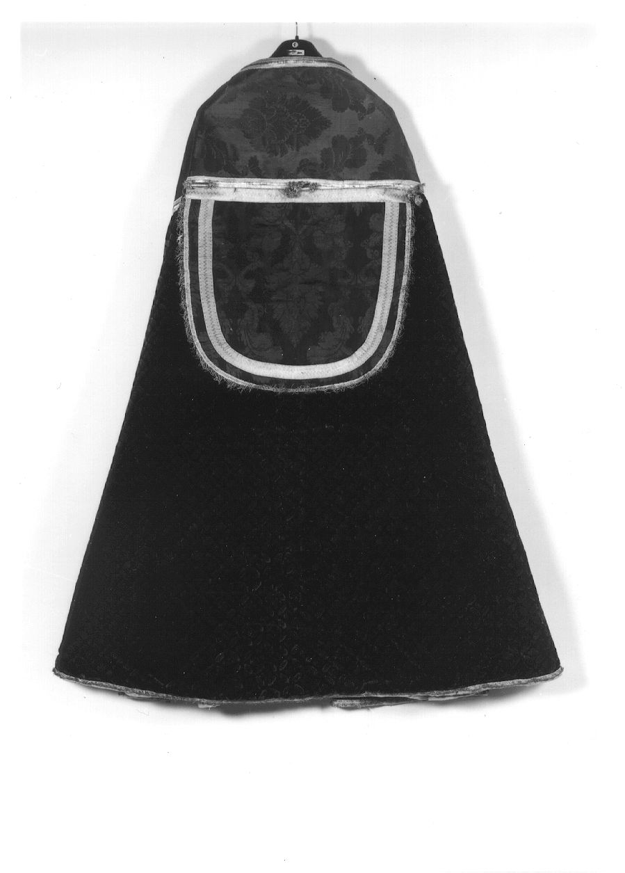 piviale, opera isolata - manifattura italiana (primo quarto, primo quarto sec. XVII, sec. XX)