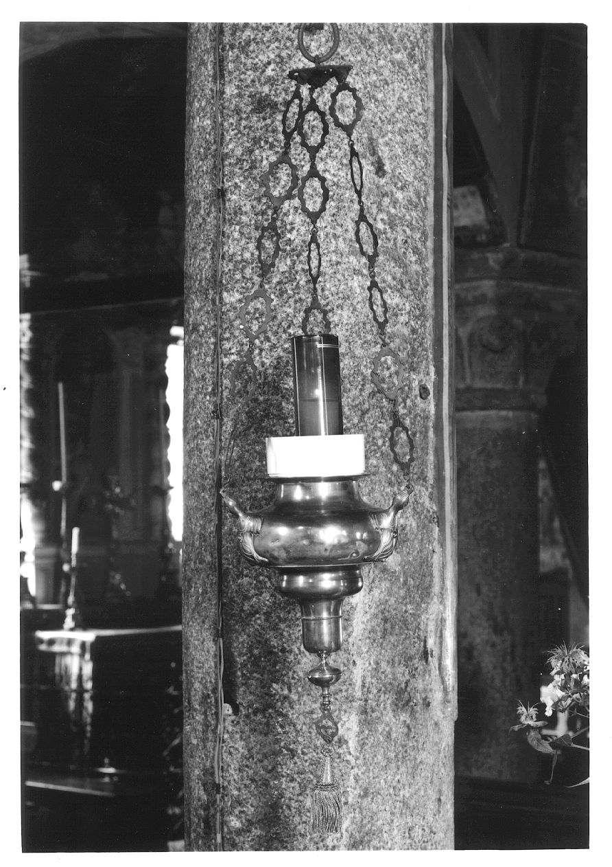 lampada pensile, opera isolata - ambito lombardo (sec. XVIII)