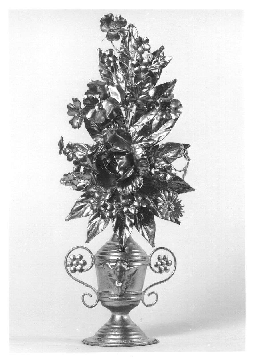 vaso d'altare per composizione floreale, serie - ambito ossolano (prima metà sec. XX)