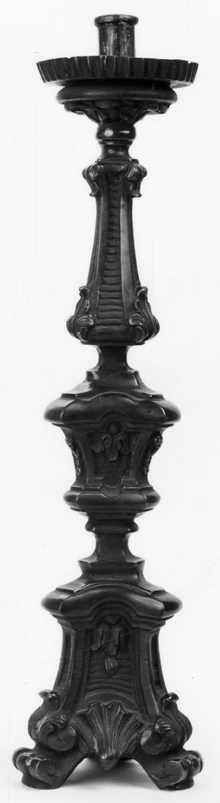 candeliere d'altare, serie - bottega piemontese (secondo quarto sec. XX)