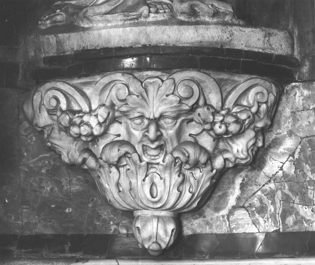 motivi decorativi vegetali con mascherone (base di scultura, elemento d'insieme) di Sala Giuseppe (ultimo quarto sec. XVII)