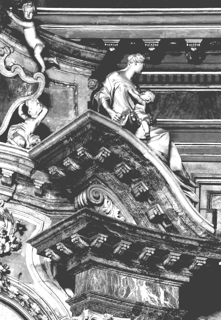 Carità (scultura, elemento d'insieme) di Tantardini Carlo Antonio (primo quarto sec. XVIII)
