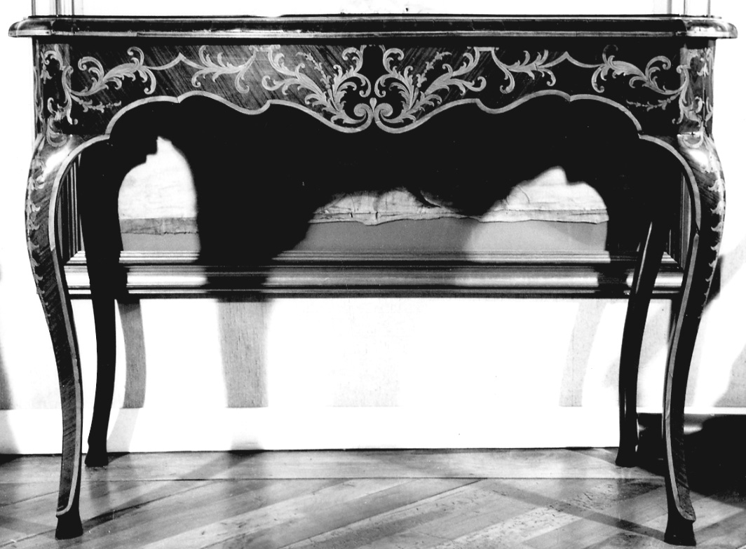 tavolo da muro, opera isolata - bottega piemontese (metà sec. XVIII)