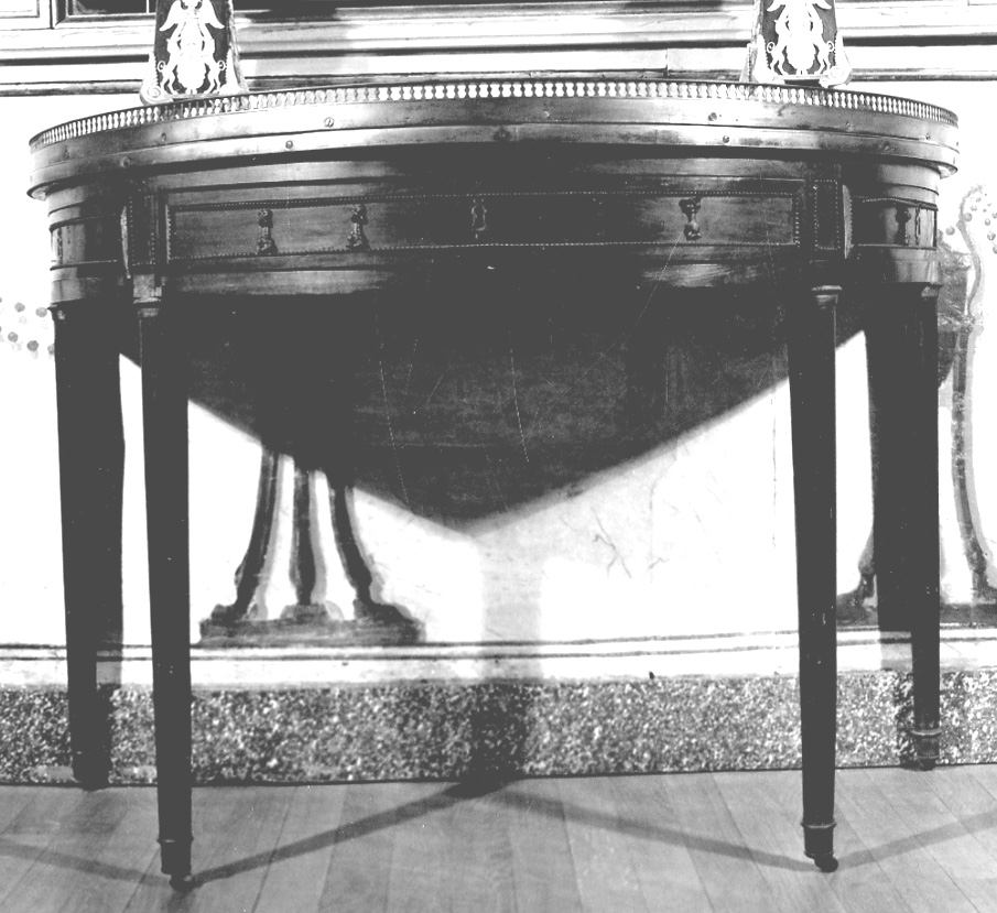 tavolo da muro, opera isolata - bottega piemontese (fine/inizio secc. XVIII/ XIX)