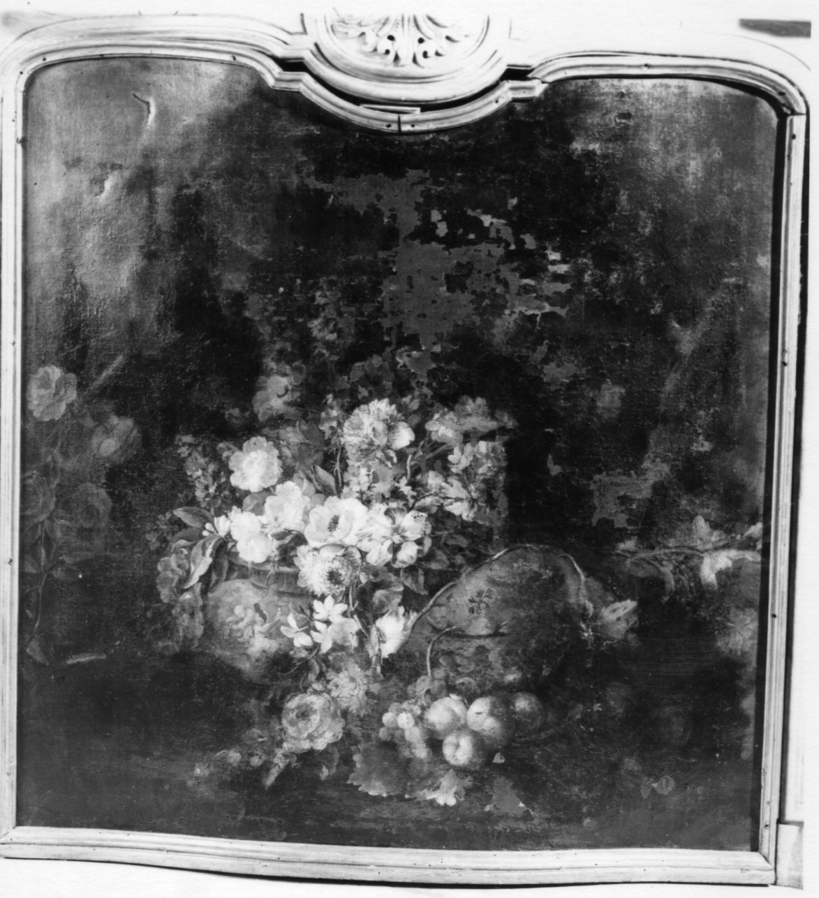 natura morta con fiori e frutta (paracamino, opera isolata) di Rapous Michele Antonio Giuseppe (terzo quarto sec. XVIII)