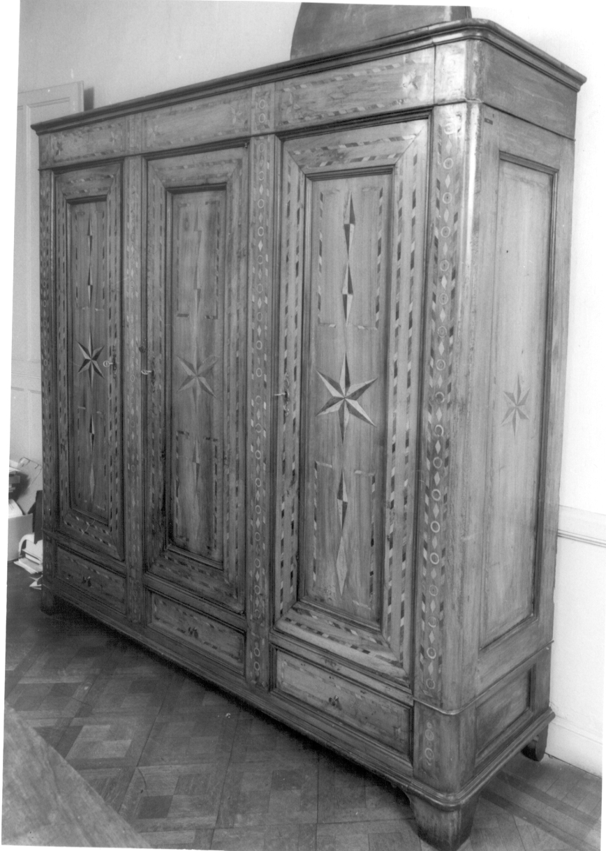 armadio, opera isolata - bottega piemontese (primo quarto sec. XX)