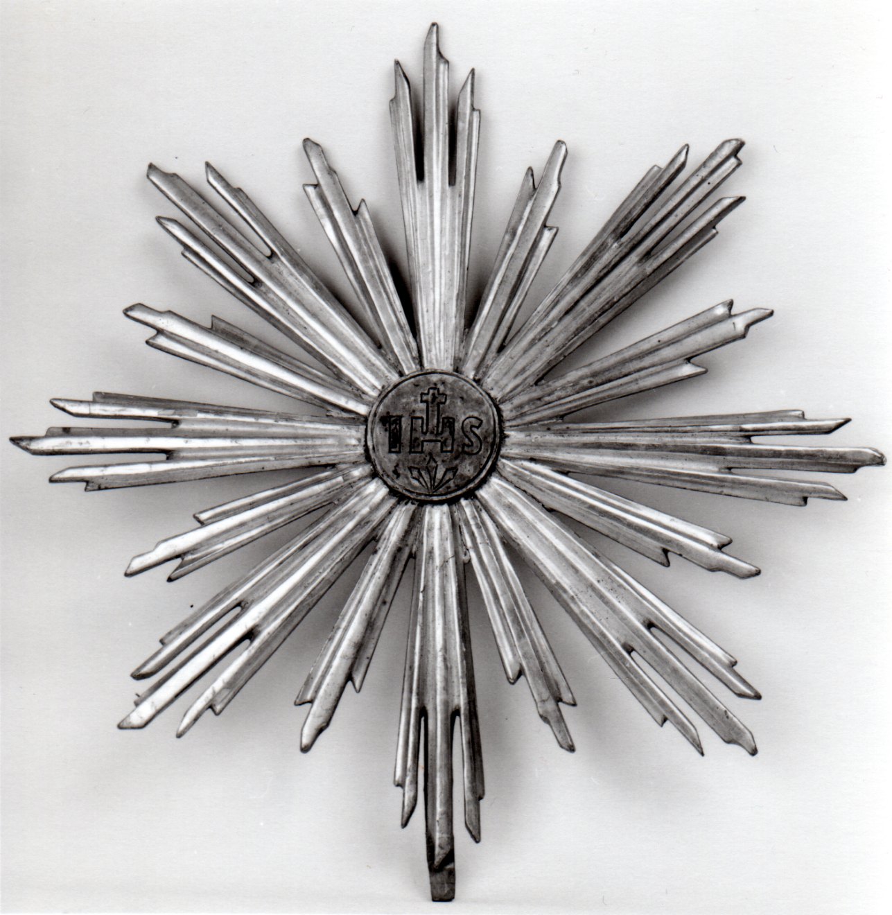 raggiera, elemento d'insieme - bottega piemontese (terzo quarto sec. XIX)