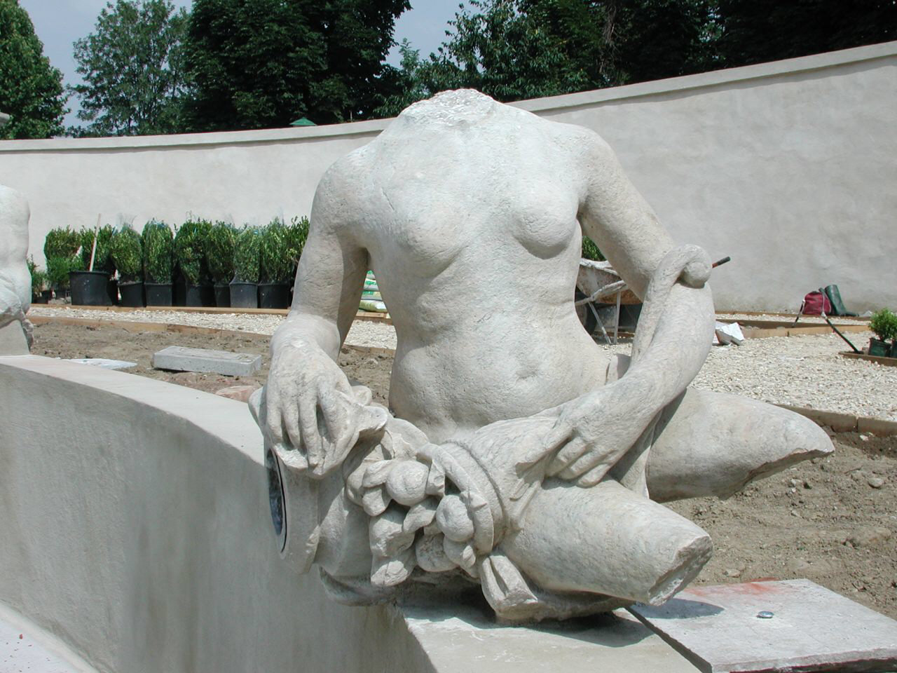 naiade (statua - da fontana, elemento d'insieme) di Casella Giovanni Battista, Quadri Bernardino, Solaro Martino, Bosso Giacomo Antonio, Mari Pietro, Musso Salvatore (sec. XVII)