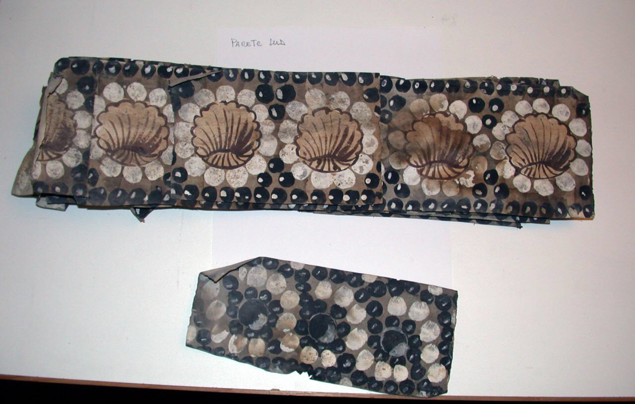motivi decorativi a conchiglia, ciottoli, perle e rocce (decorazione pittorica, frammento) - ambito piemontese (sec. XVII)