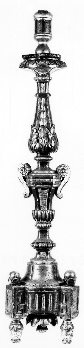 elementi decorativi (candeliere, serie) - bottega astigiana (primo quarto sec. XIX)