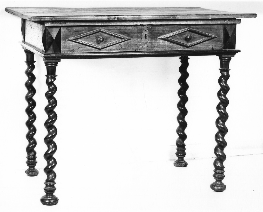 tavolo, opera isolata - bottega astigiana (seconda metà sec. XVII)