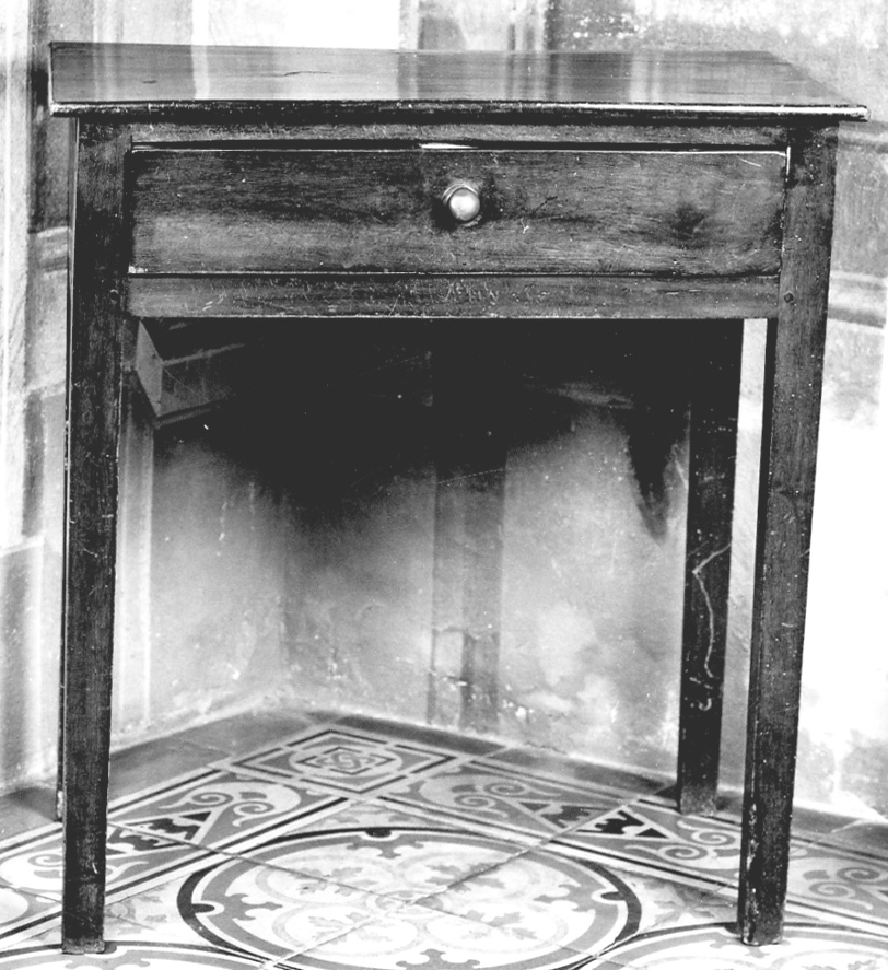 tavolino, opera isolata - ambito astigiano (primo quarto sec. XX)