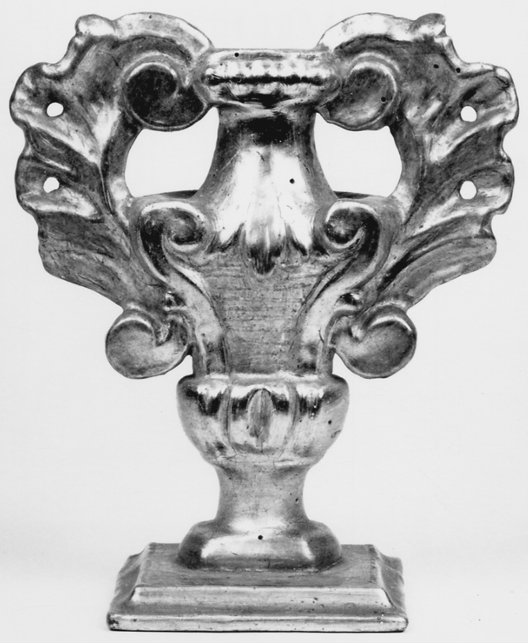 vaso d'altare per composizione floreale, serie - ambito astigiano (seconda metà sec. XVIII)