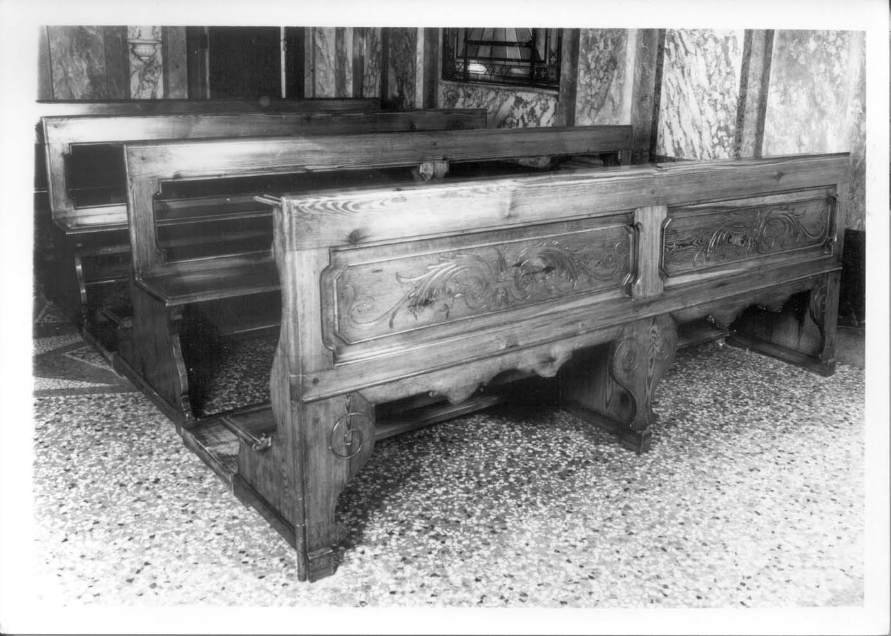 banco da chiesa, serie - bottega astigiana (primo quarto sec. XX)