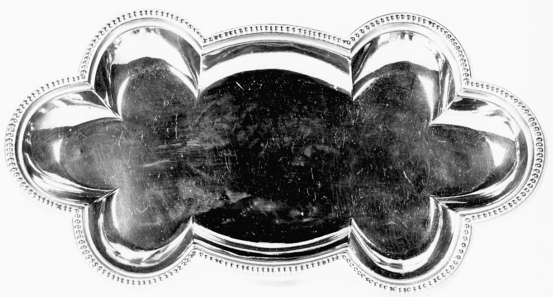 vassoio porta ampolline, elemento d'insieme - bottega lombarda, bottega piemontese (secondo quarto sec. XX)