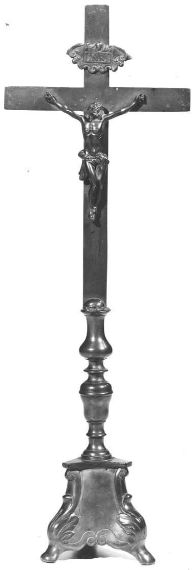 Cristo crocifisso (croce d'altare, opera isolata) - produzione italiana (prima metà sec. XX)