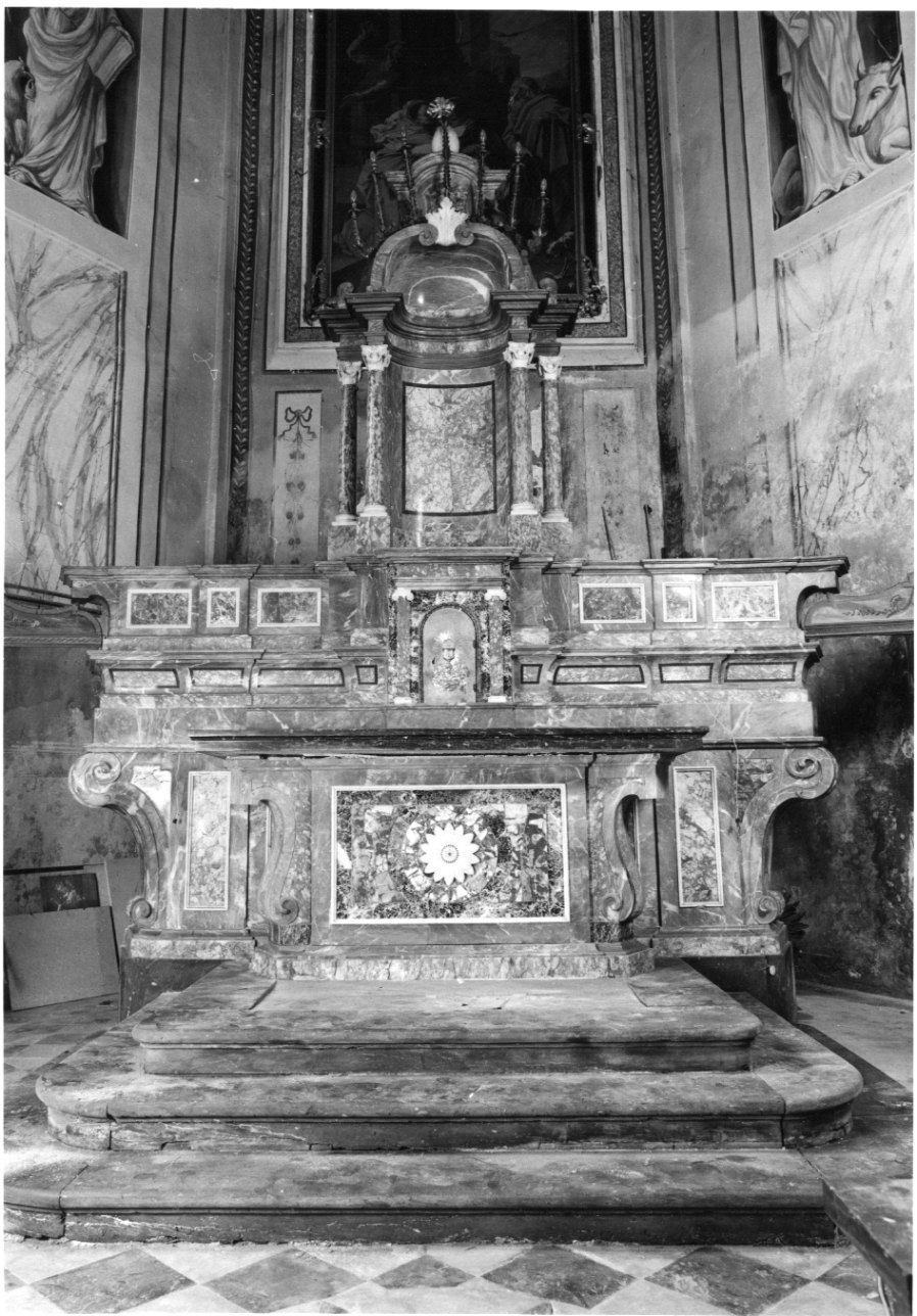 motivi decorativi floreali (altare maggiore, opera isolata) - bottega della Val Tanaro (primo quarto sec. XIX)