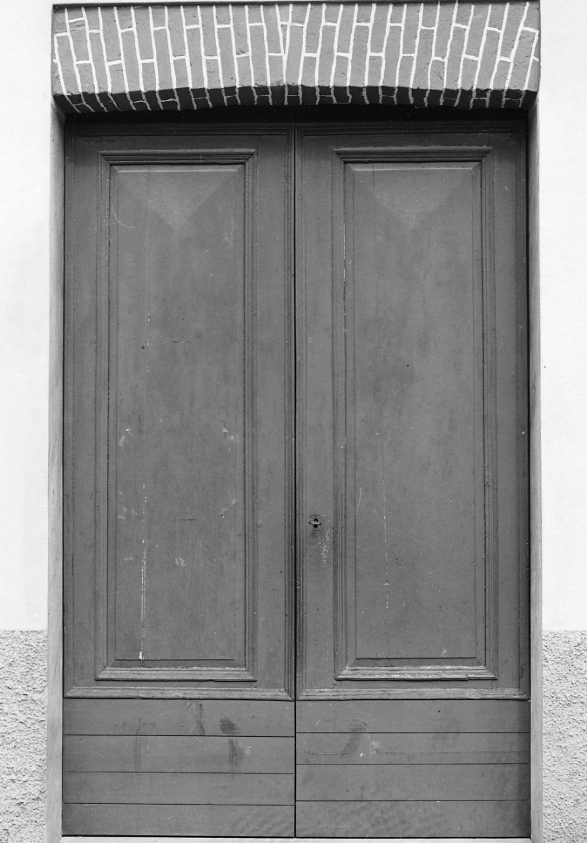 porta - a due battenti, opera isolata - produzione cuneese (prima metà sec. XX)