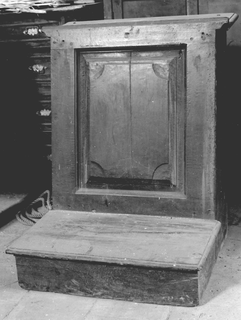 inginocchiatoio, opera isolata - ambito piemontese (sec. XVIII)
