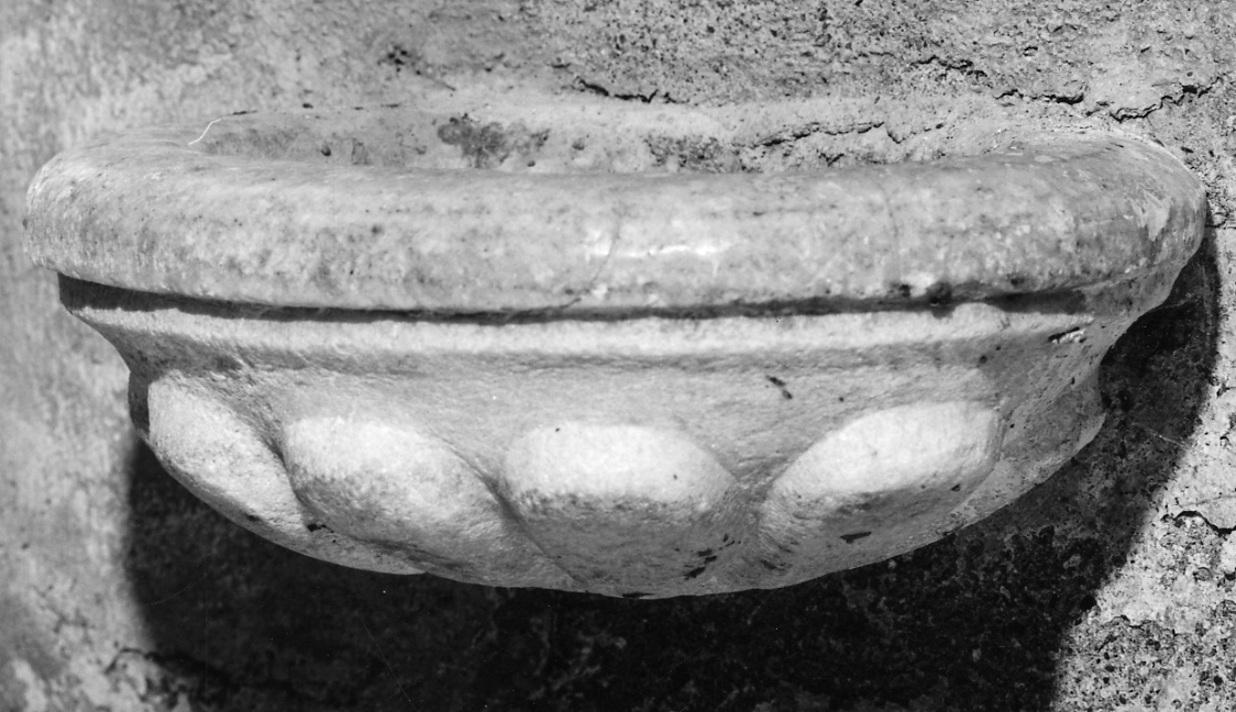 acquasantiera da parete, opera isolata - ambito piemontese (prima metà sec. XVII)