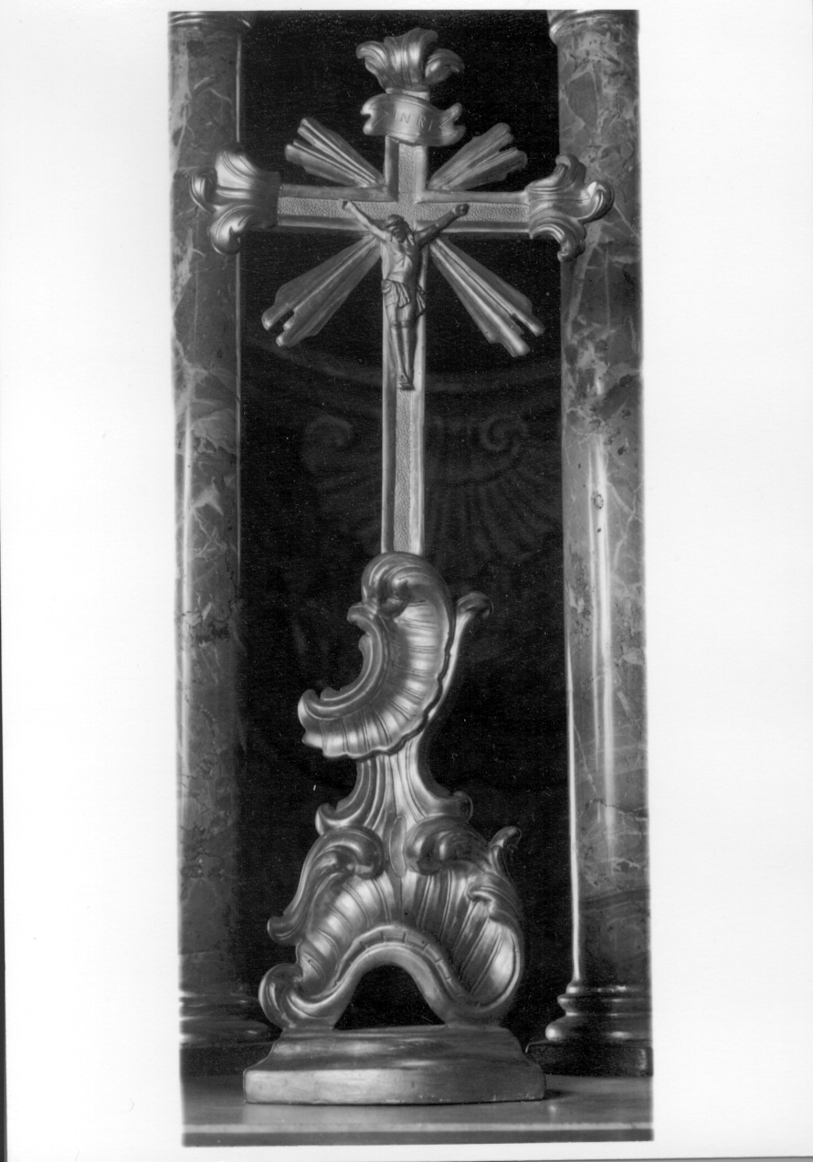 Cristo crocifisso (croce d'altare, elemento d'insieme) - ambito piemontese (secondo quarto sec. XVIII)