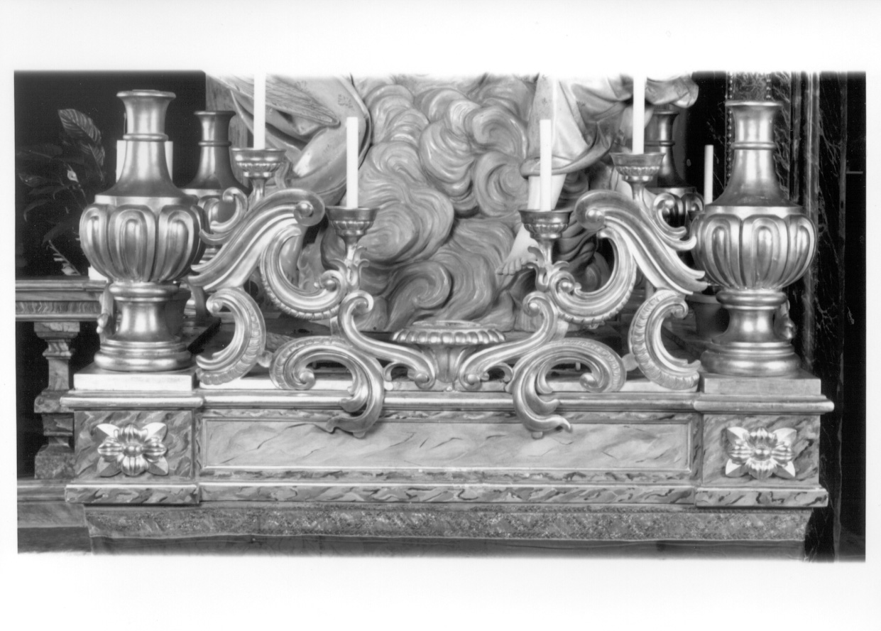 motivi decorativi a volute (base processionale, opera isolata) - ambito piemontese (fine sec. XIX)