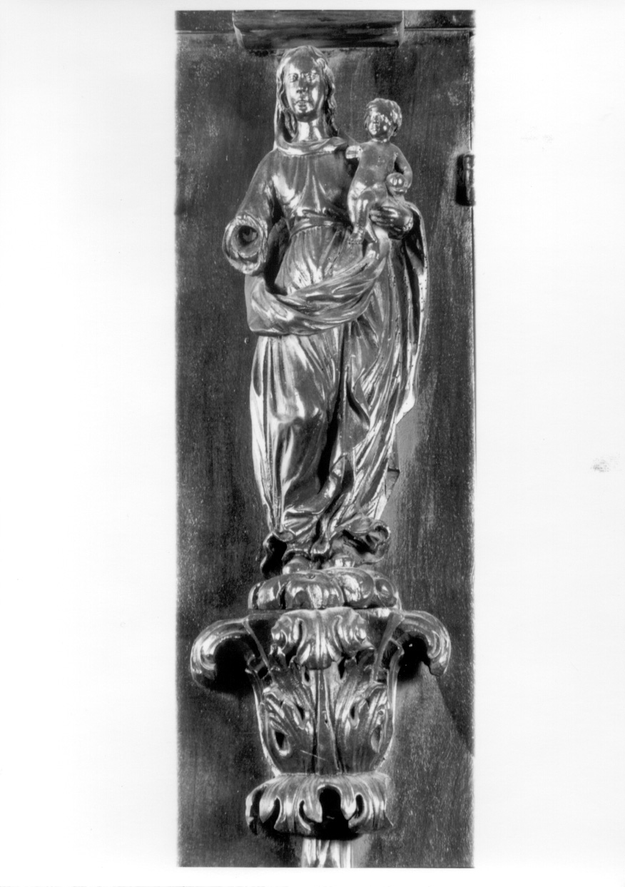 MADONNA CON BAMBINO (scultura, elemento d'insieme) - ambito piemontese (ultimo quarto sec. XVII)
