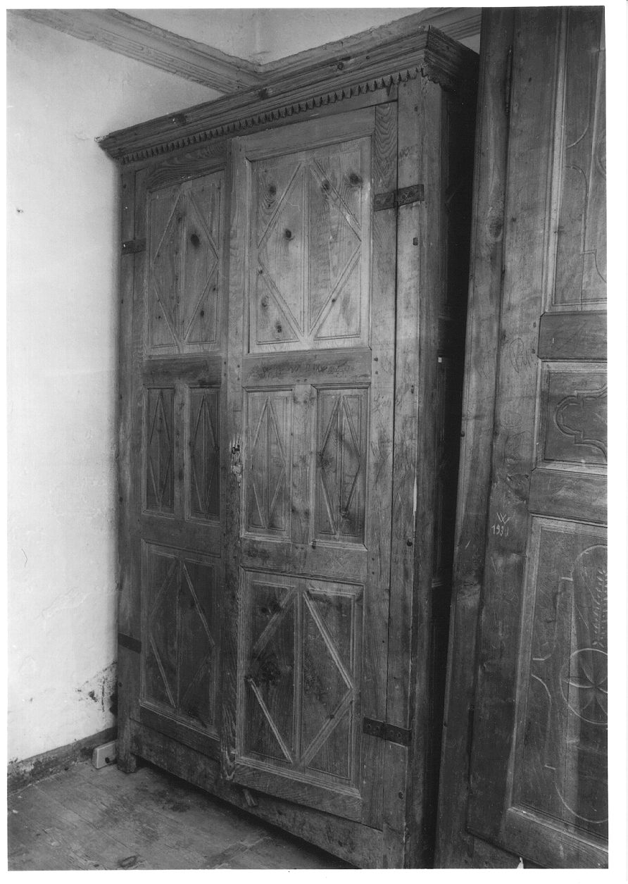 armadio, opera isolata - ambito piemontese (terzo quarto sec. XIX)