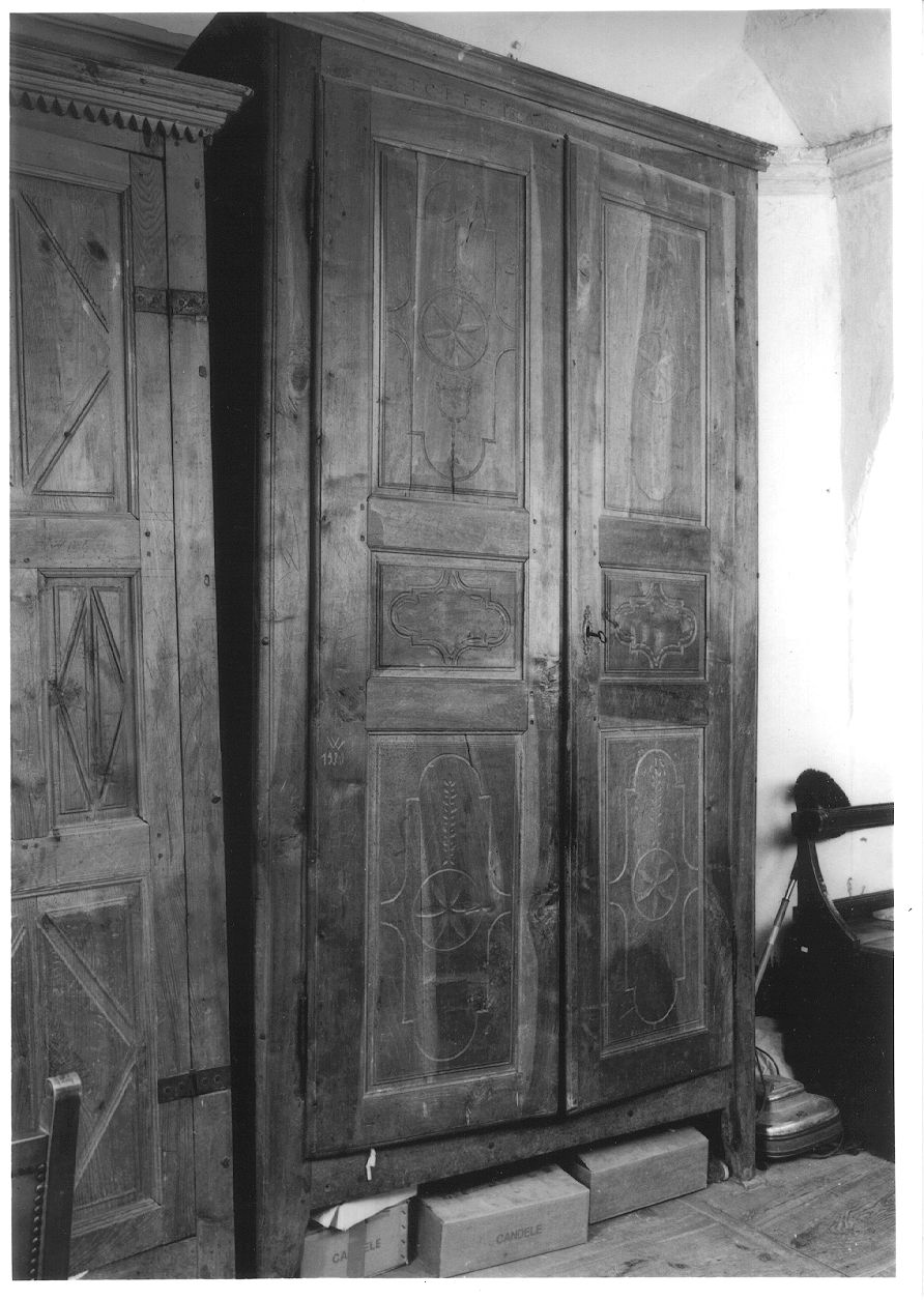 armadio, opera isolata - ambito piemontese (prima metà sec. XIX)