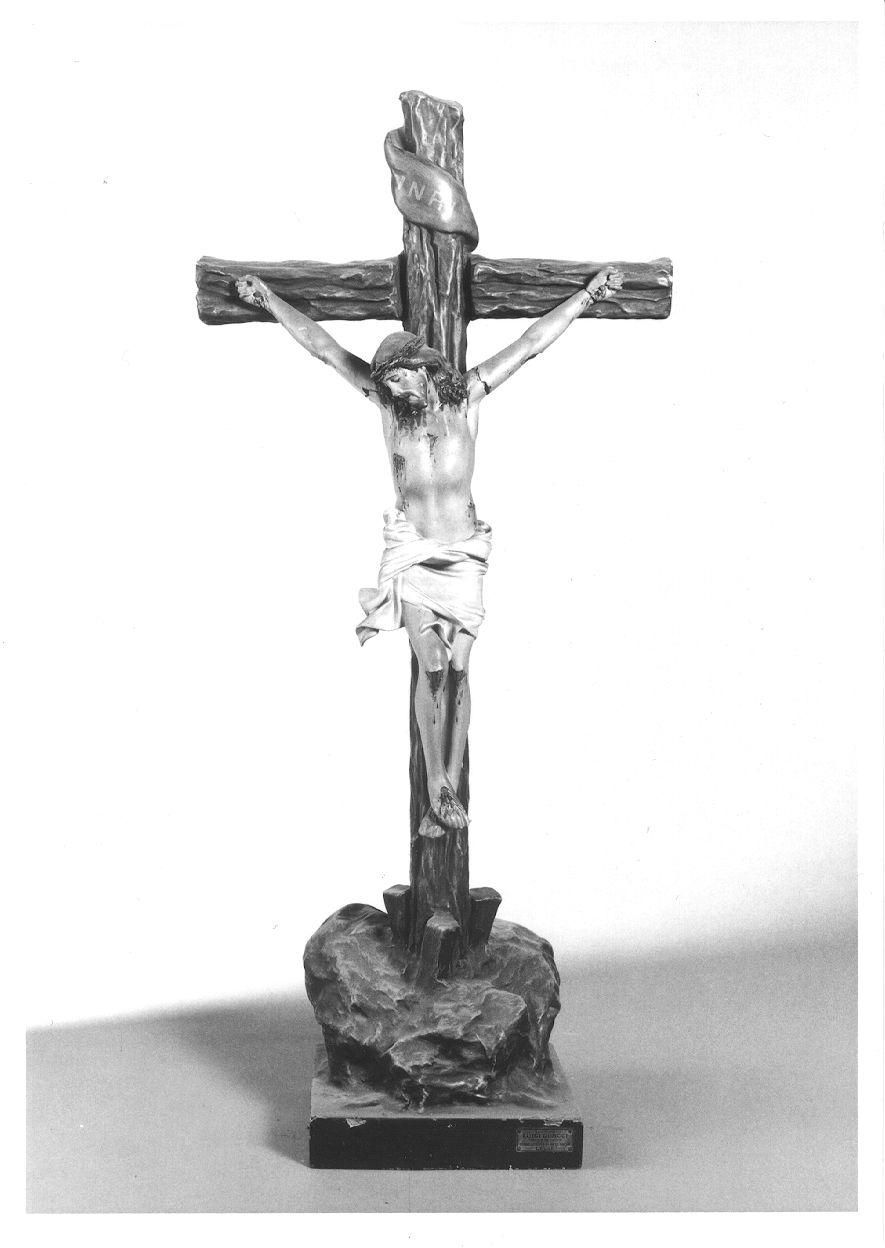 crocifisso, opera isolata di Guacci Luigi (bottega) (primo quarto sec. XX)