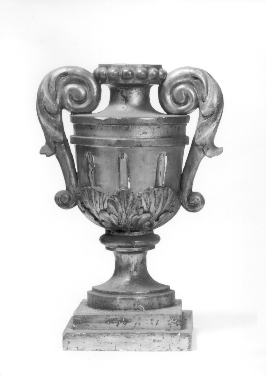 vaso d'altare, serie - bottega piemontese (seconda metà sec. XVIII)