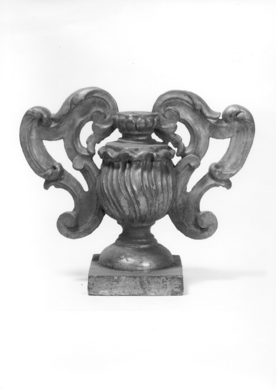vaso d'altare, serie - bottega piemontese (seconda metà sec. XVIII)