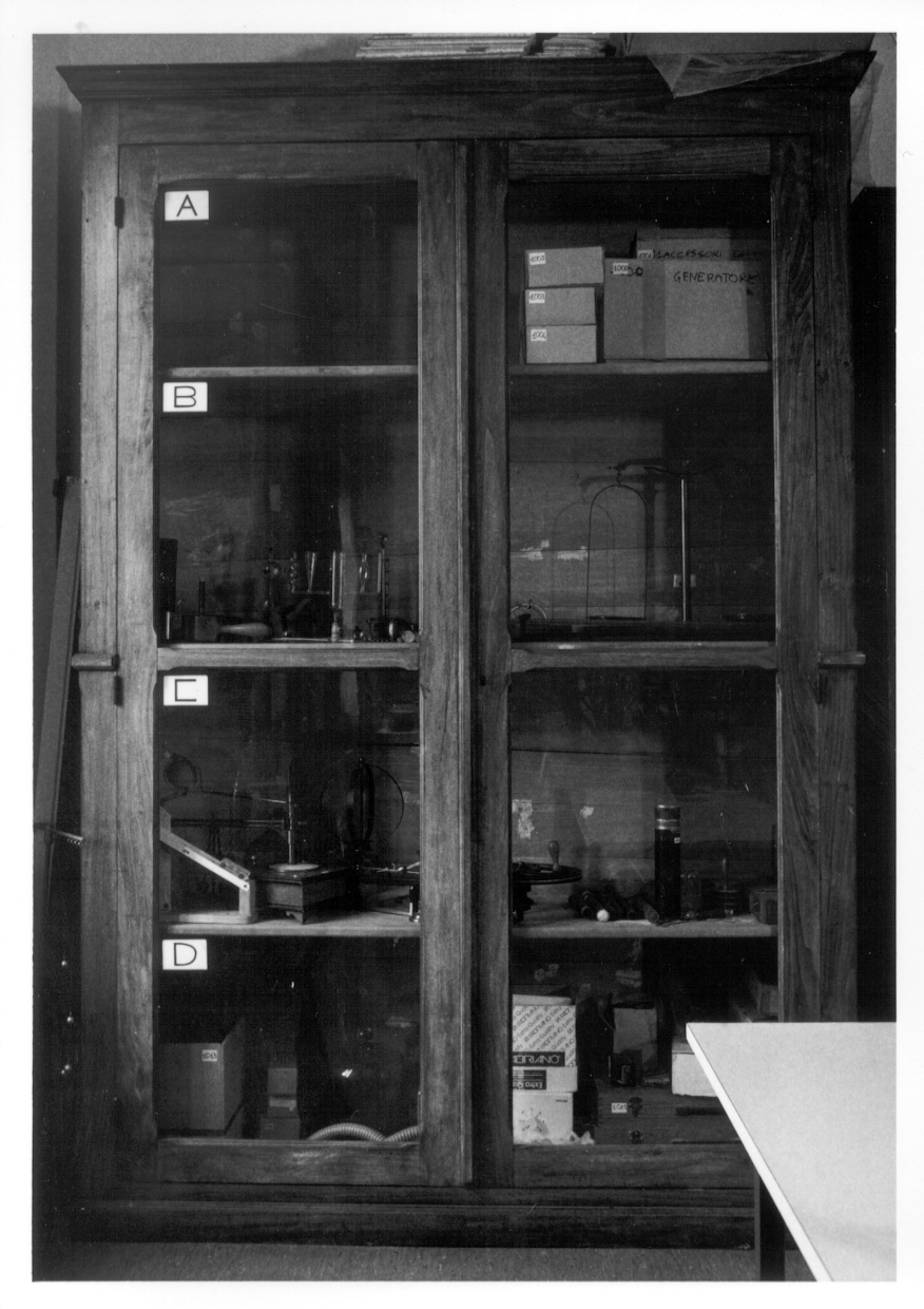 armadio, opera isolata - ambito piemontese (inizio sec. XX)