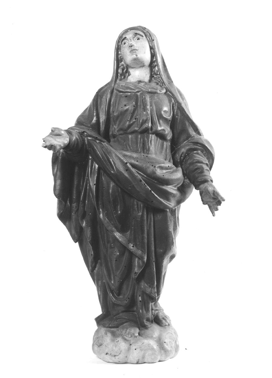 Madonna (statuetta, elemento d'insieme) - bottega piemontese (metà sec. XVII)