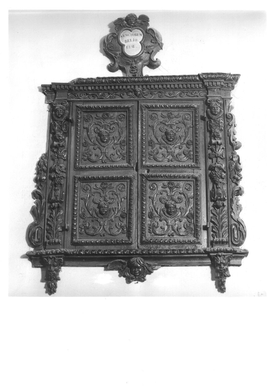 armadio per reliquiari, opera isolata - bottega piemontese (fine/inizio secc. XVI/ XVII)