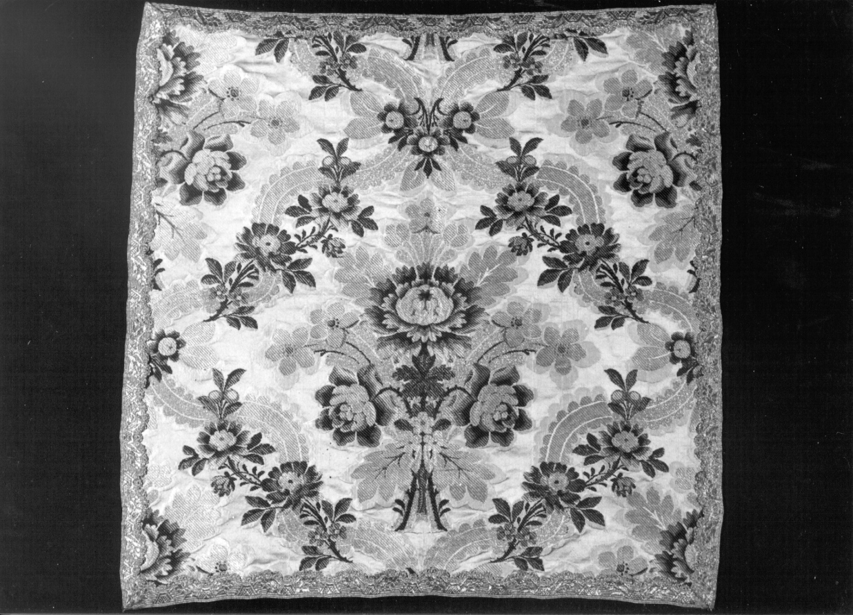 velo di calice, elemento d'insieme - manifattura lionese (terzo quarto sec. XVIII)