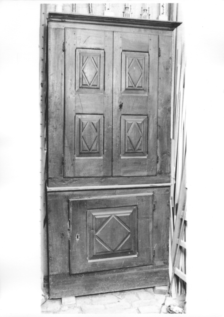 armadio, opera isolata - ambito piemontese (fine/inizio secc. XVIII/ XIX)