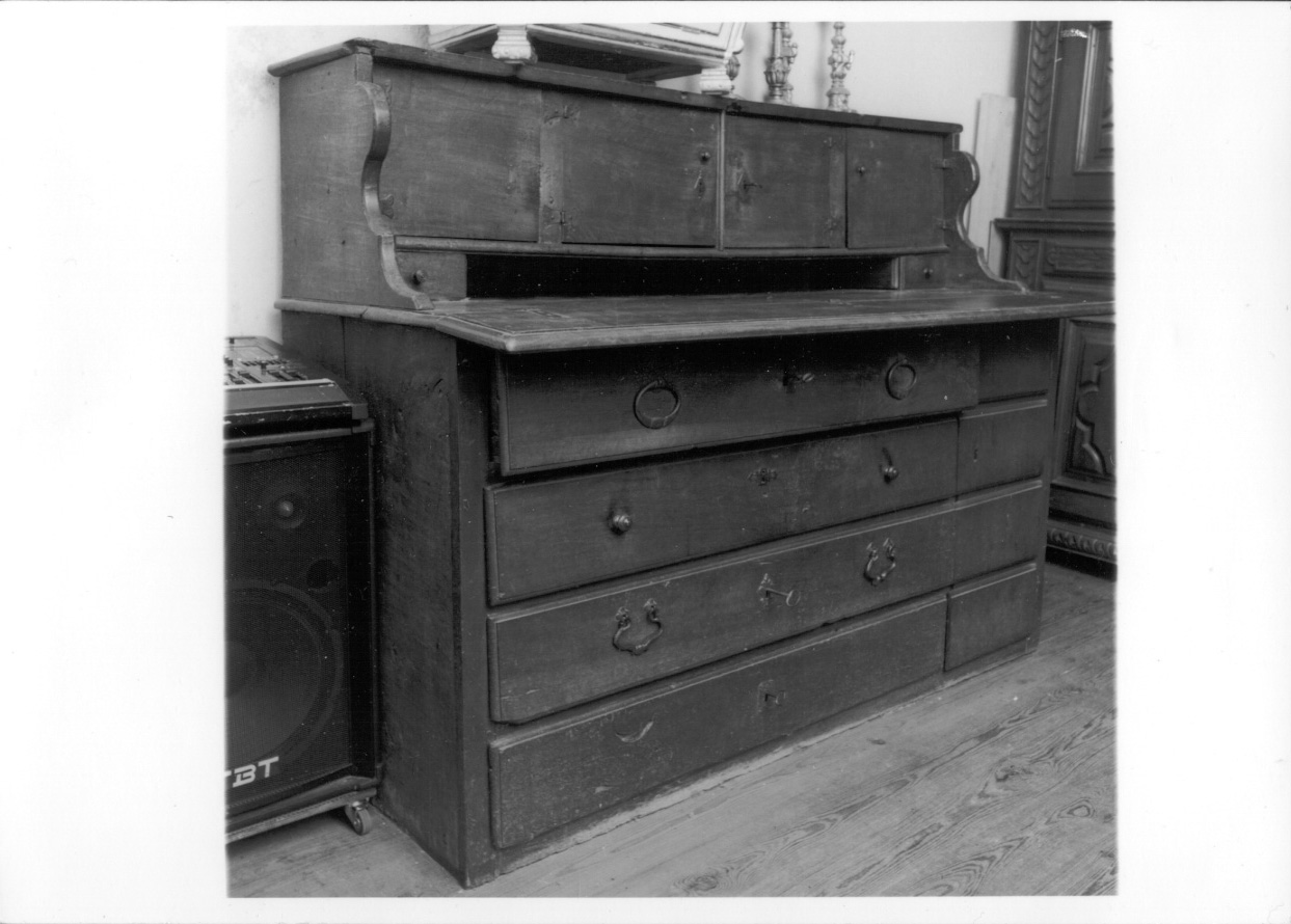 cassettone - a ribalta, opera isolata - ambito biellese (seconda metà sec. XVIII)