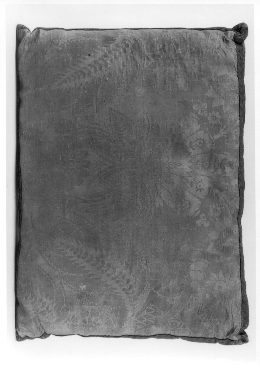 cuscino, opera isolata - manifattura italiana (primo quarto sec. XVIII)