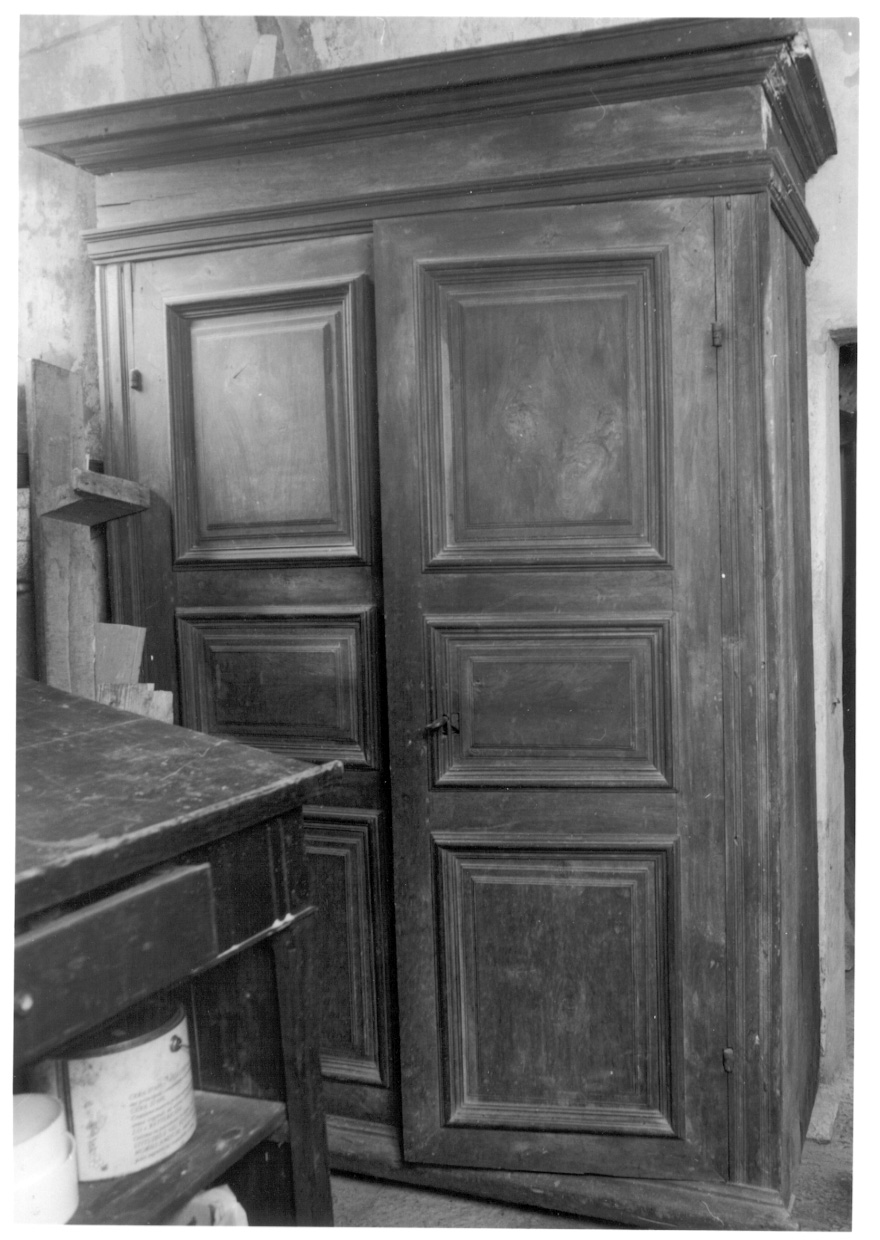 armadio, opera isolata - ambito novarese (sec. XVIII)