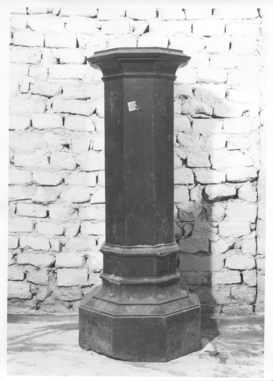 basamento, opera isolata - produzione Italia settentrionale (seconda metà sec. XIX)