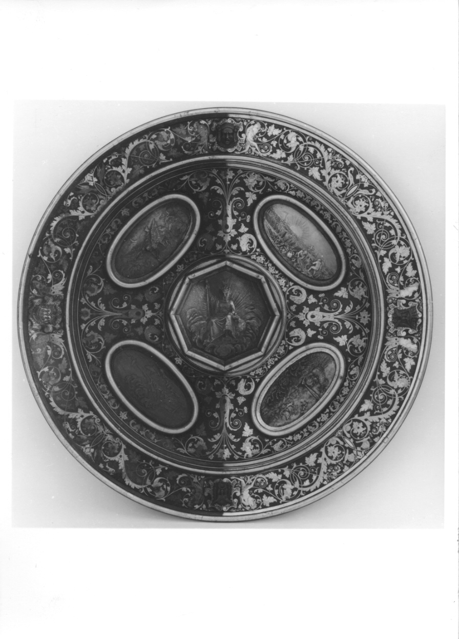 quattro stagioni (piatto, opera isolata) di Beristain (seconda metà sec. XIX)