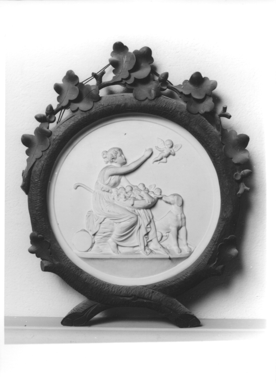 venditrice di amorini (rilievo, opera isolata) di Bing & Grondhal Manifattura (seconda metà sec. XIX)