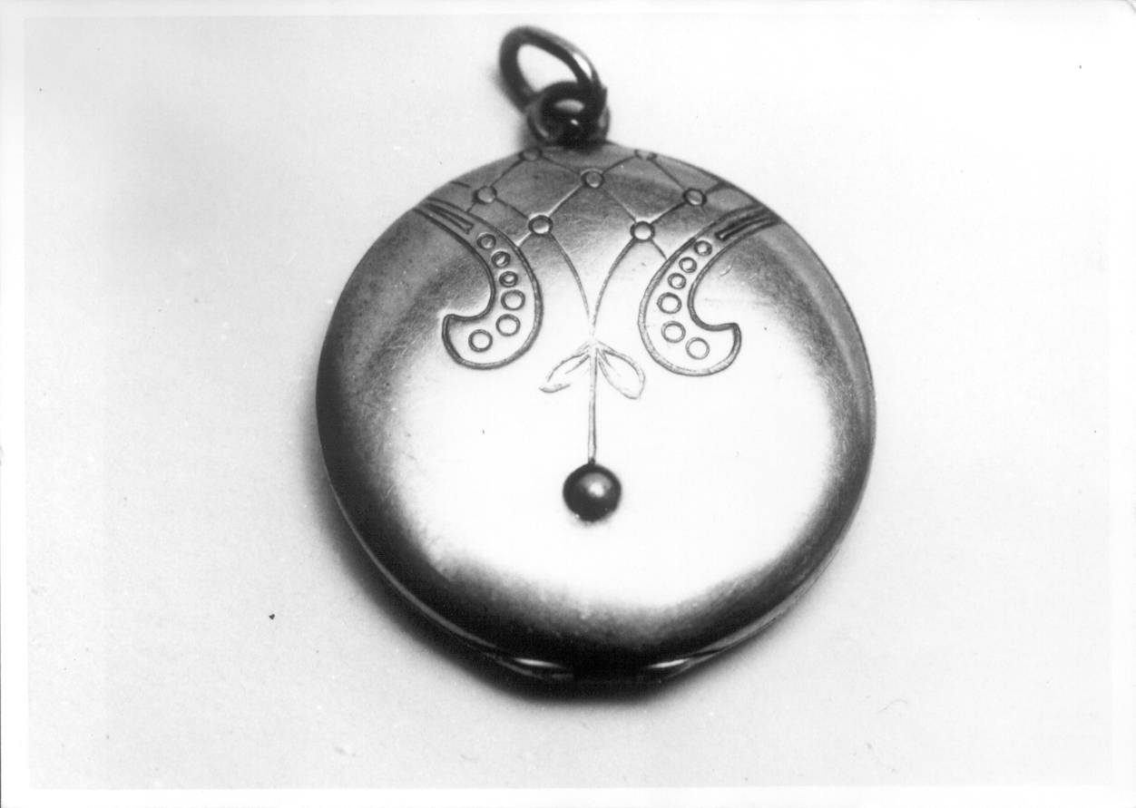 medaglione, opera isolata - manifattura di Valenza (primo quarto sec. XX)