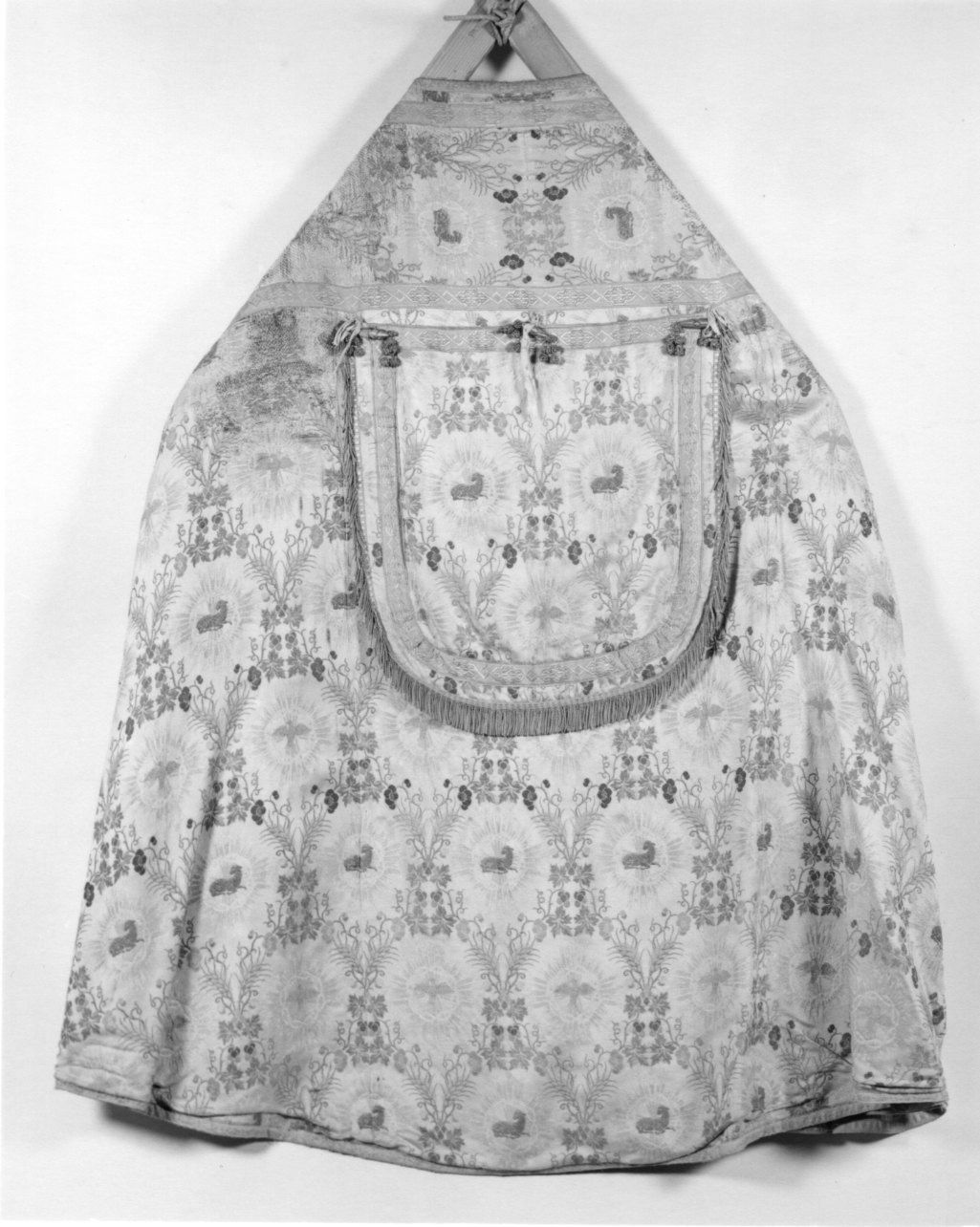 Agnus Dei (piviale, opera isolata) - manifattura piemontese (seconda metà sec. XIX)