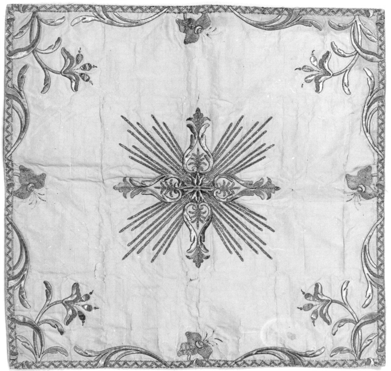 velo di calice, elemento d'insieme - manifattura piemontese (primo quarto sec. XX)