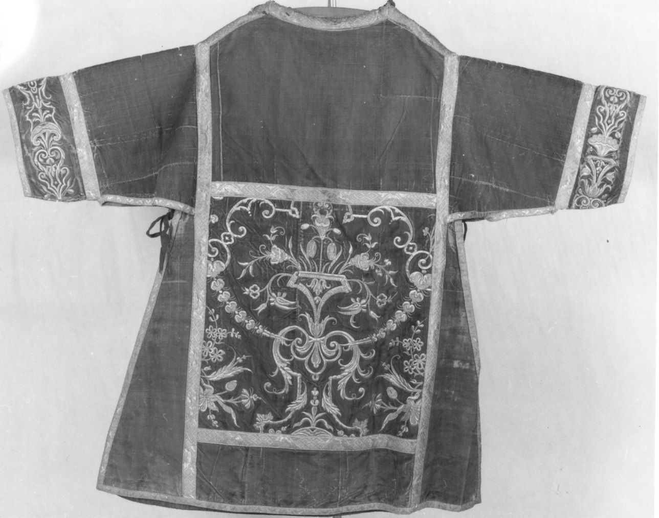 dalmatica, elemento d'insieme - manifattura piemontese (terzo quarto sec. XVIII)