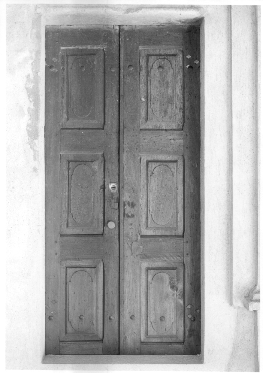 portone - a due battenti, opera isolata - ambito piemontese (prima metà sec. XVIII)