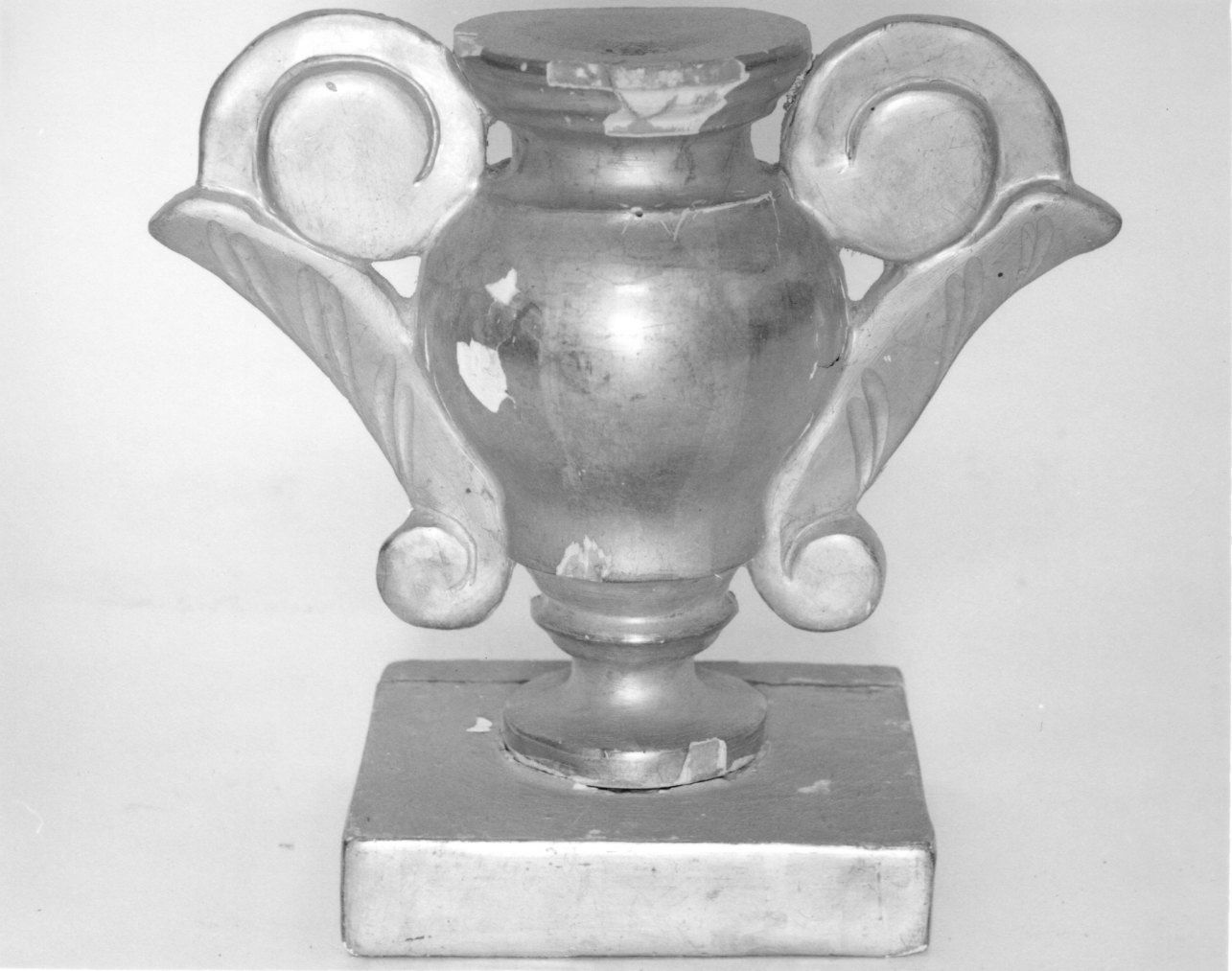 vaso d'altare per composizione floreale, serie - ambito piemontese (metà sec. XIX)